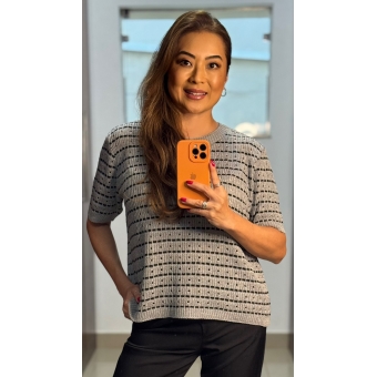 Blusa listra e furinhos - Ref.02501