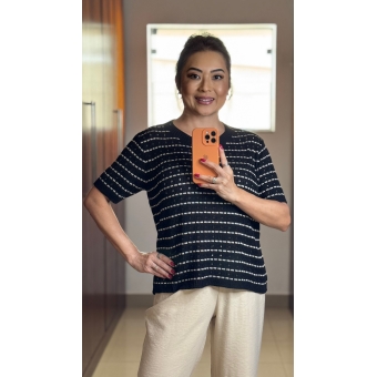 Blusa listra e furinhos - Ref.02501